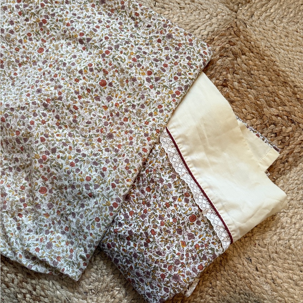 Vintage floral twin sheet set